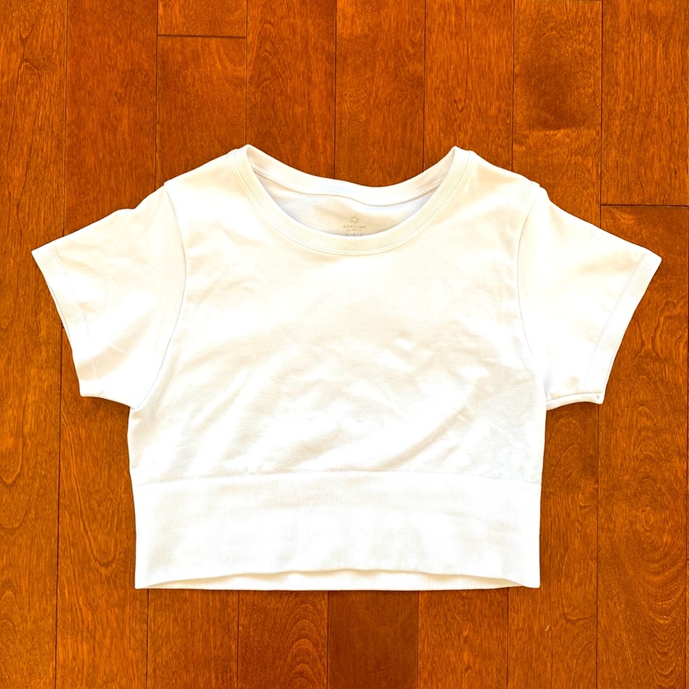 Offline crop by Aerie workout top in white size Medium. EUC